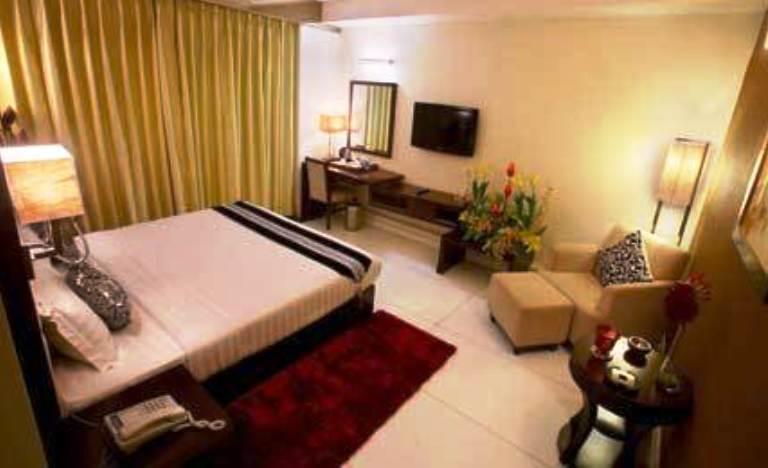 The Grand Hotel Bizzotel Gurgaon Ngoại thất bức ảnh